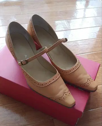 새상품급 리걸 펌프스 22cm