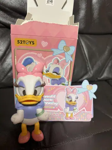 52TOYS 데이지 덕 피규어