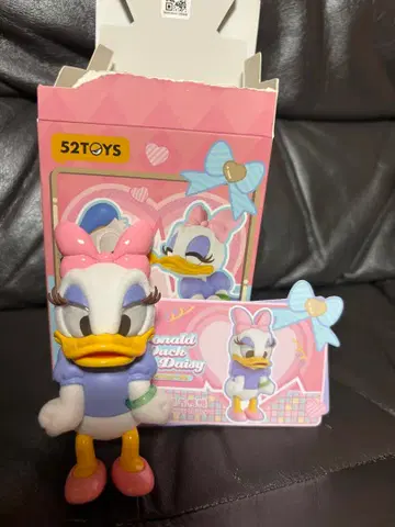 52TOYS 데이지 덕 피규어
