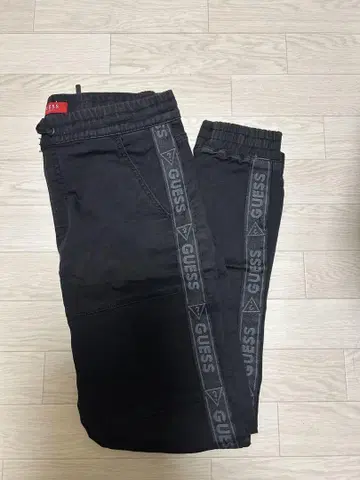 GUESS 남성용 바지