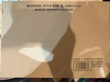 MODEROID 그리드 나이트 & 골드번