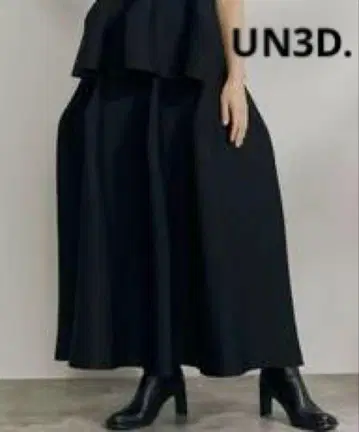 새상품급 UN3D. 아웃스트럭티브 니트 스커트 블랙 36