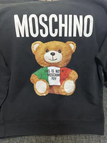 MOSCHINO 트레이닝복 (하자품)