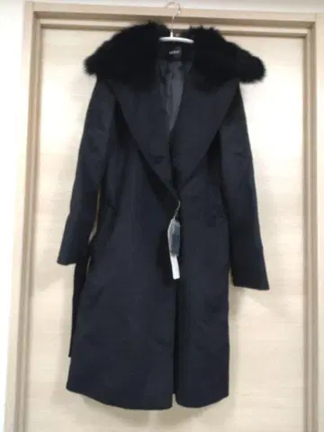 퍼 달린 블랙 캐시미어 롱 코트 새상품