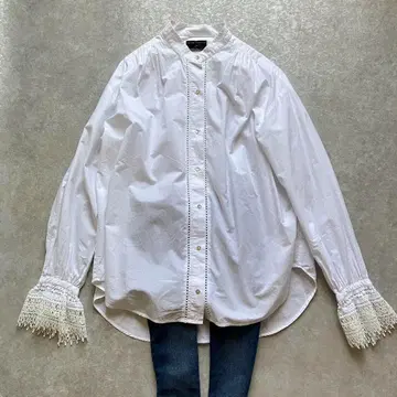 투모로우랜드 별주 누키테파 블랙 코튼 프릴 커프스 블라우스