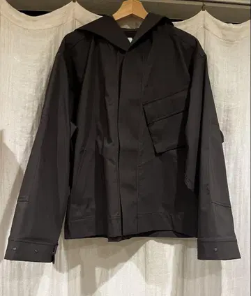 Goldwin 0 Hooded Cargo Pocket Jacket