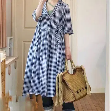 체크 무늬 랩 원피스
