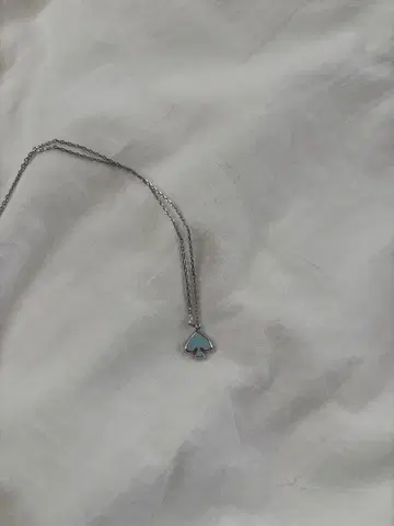 파란색 하트 모양 펜던트 목걸이