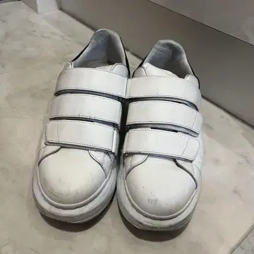 Alexander McQueen 화이트 스니커즈 벨크로