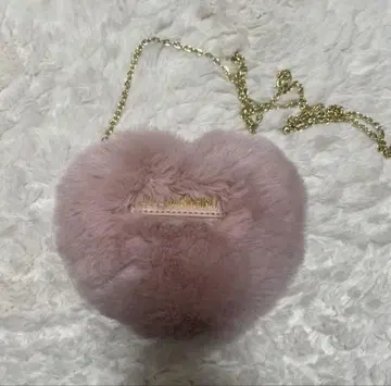 LOVE MOSCHINO 퍼 하트형 숄더백 핑크