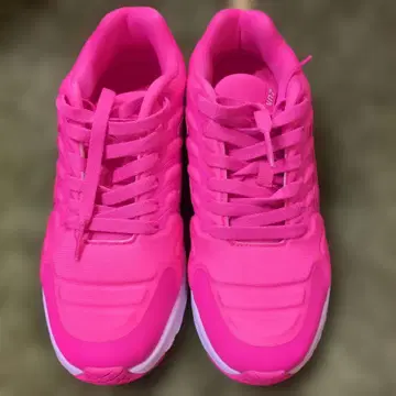 ZUMIEZ 핑크 스니커즈 23.5cm