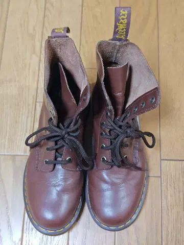 Dr. Martens 브라운 UK 5