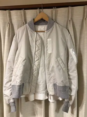 새상품급 sacai 사카이 MA-1 블루종 더블 지퍼 그레이 x 화이트