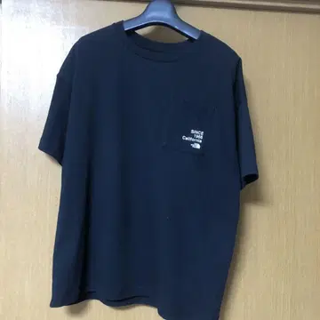 THE NORTH FACE 블랙 포켓 티셔츠