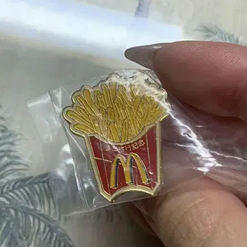 맥도날드 McDonald's 한정판 핀 배지 수학여행