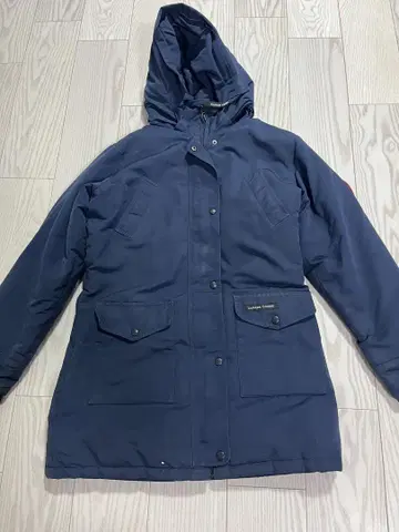 Canada Goose 네이비 다운 자켓