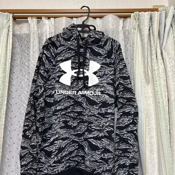 UNDER ARMOUR 카모 패턴 후드 부착 후드티 XL