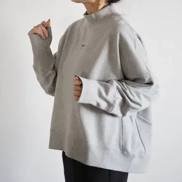 ANIECA 모크넥 풀오버 그레이