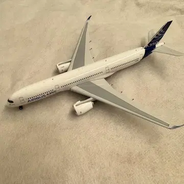 에어버스 A350-900 1:400 플라티나 시리즈