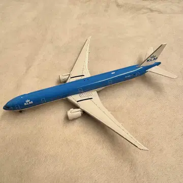 Gemini Jets KLM Boeing 777-300ER 1/400