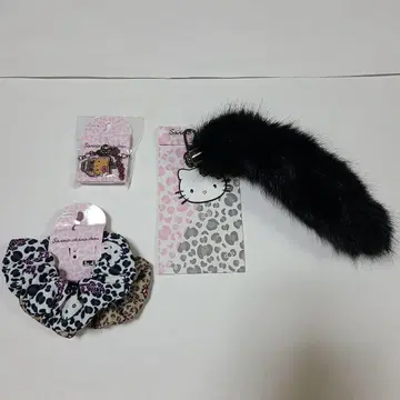 산리오 헬로키티 키링 스크런치 메탈 참