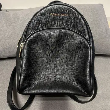 MICHAEL KORS 블랙 백팩