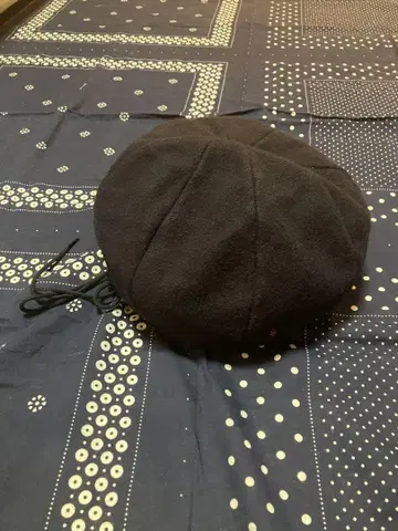 블랙 베레모 브루나보인