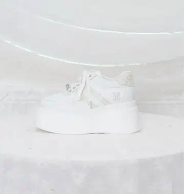 로제 뮤즈 Rose Muse 스니커즈 M 화이트