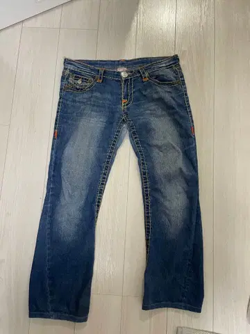 TRUE RELIGION 부츠컷 데님