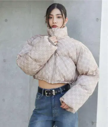 ENVYM 다운 코트 다운 자켓 모노그램 자켓 베이지