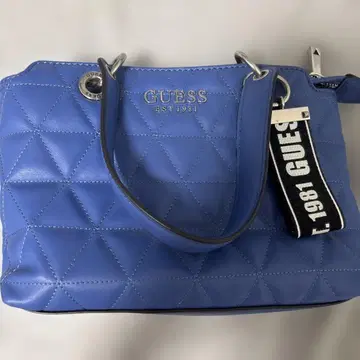 GUESS 파랑 퀼팅 숄더백