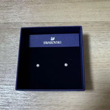 Swarovski 크리스탈 스터드 귀걸이