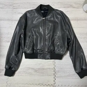 ZARA 워셔블 인조 가죽 G1 플라이트 자켓 데미지 가공 크롭 기장