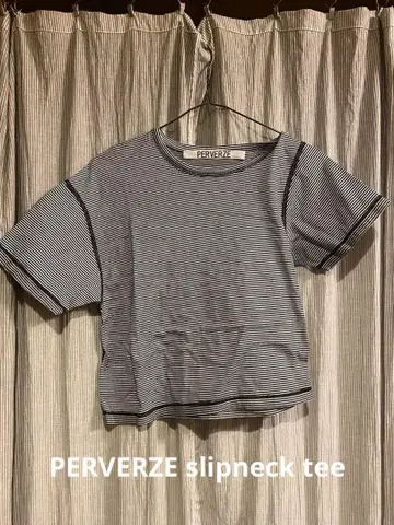 PERVERZE 크롭 반팔 T셔츠