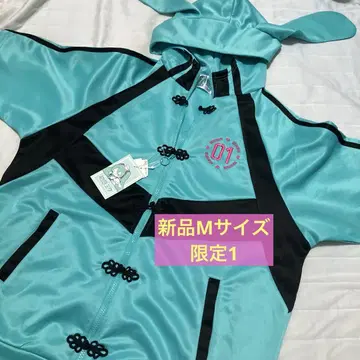 새상품 M 사이즈 하츠네 미쿠 지퍼 후드티 트랙 자켓 산리오 시나모롤