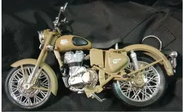 Royal Enfield 바이크 피규어 카키