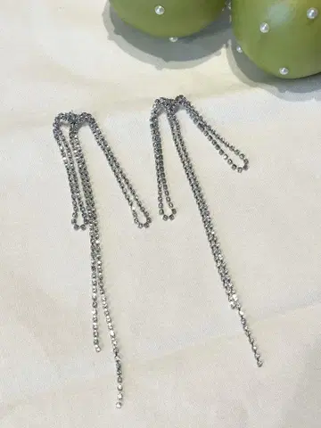 리본 체인 귀걸이