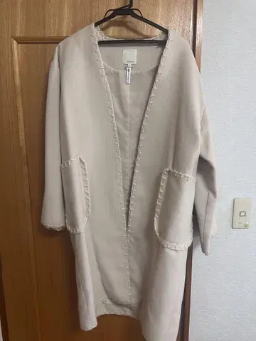 투데이풀 화이트 코트