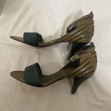 INDIVIDUAL 라보키고시 23힐샌들 블랙과 브라운 8cm