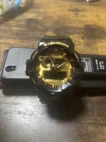 G-SHOCK 블랙 골드 시계