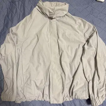 라이트 그레이 나일론 자켓 UNIQLO