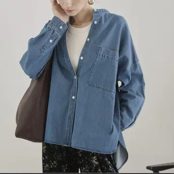 이번 시즌 angie 오버 사이즈 밴드 카라 데님 셔츠 현행 모델