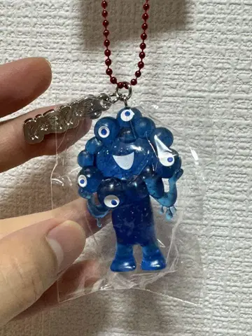 새상품 미야쿠미야쿠 글리터 파란색 아크릴 키링