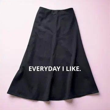 두지엠 클라세 EVERYDAY I LIKE. 캐시미어 혼방 플레어 스커트