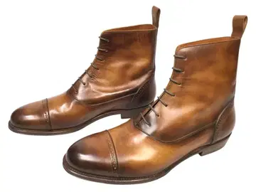 ARTISAN x YUHAKU 파티누 브라운 스트레이트 팁 부츠