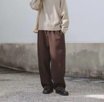 UNIQLO C 맨투맨 와이드 팬츠 다크 브라운 즉시 완판 아이템