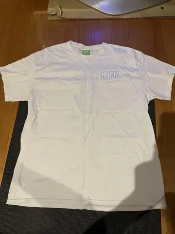 HUF 화이트 T셔츠 M 사이즈 주사위 디자인