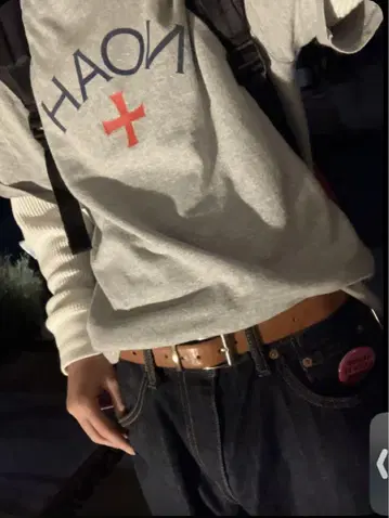 NAON 그레이 티셔츠