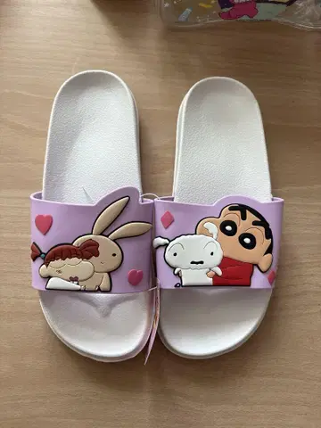 새상품 한국 다이소 한정판 짱구는 못말려(크레용 신짱) 샌들 24cm