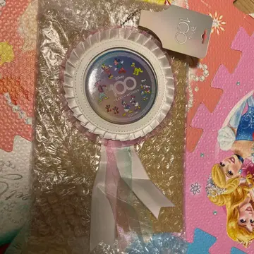 디즈니 100주년 도큐핸즈 한정판 캔뱃지 캔뱃지 홀더